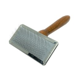 Brush (karte) with metal rim 